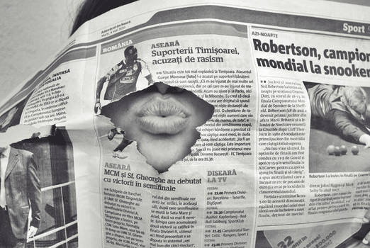 kiss from the newspaper