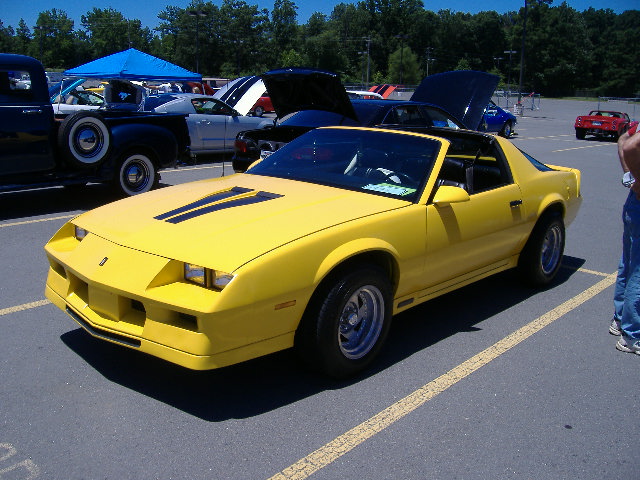 Yeller Camero