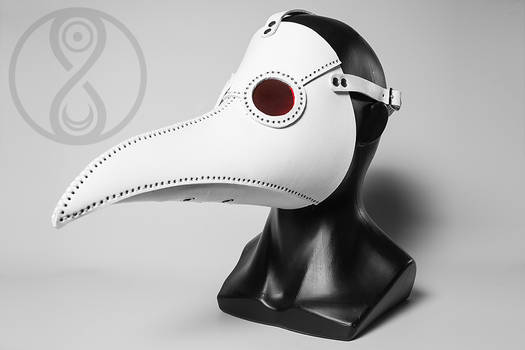 White plague doctor mask