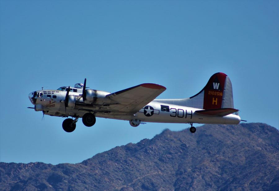 R I P B 17 It s Crew And Passengers By Finhead4ever On DeviantArt r-i-p-b-17-it-s-crew-and-passengers-by-finhead4ever-on-deviantart