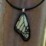 Med. Pale Yellow Wing Glass