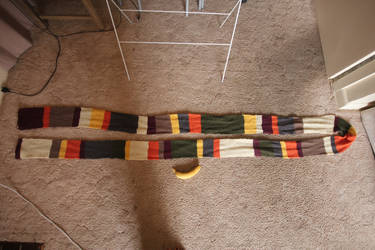 Hand knit Doctor Who scarf (4th Doctor)