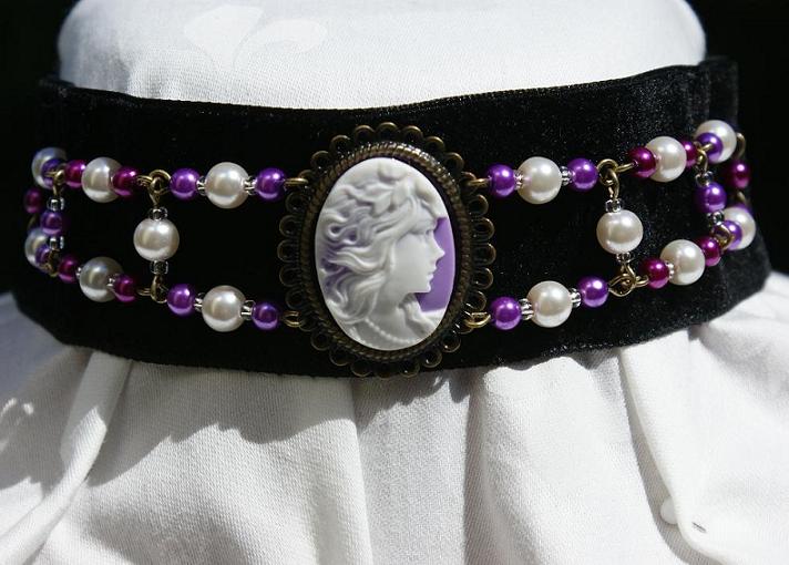 Lilly Victorian choker