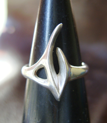 Alien Claw ring