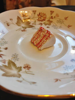 Raspberry sponge ring dish