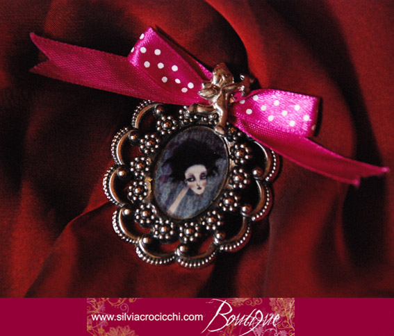 Victorian Style Pin