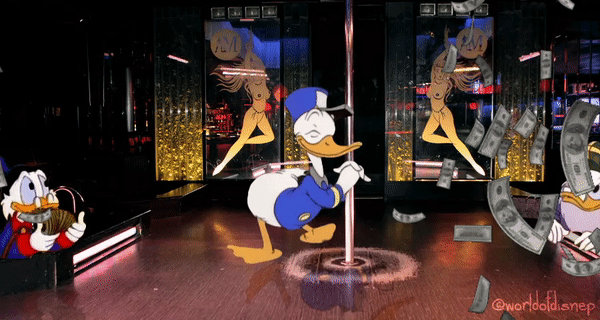 Апай жуынатын бөлмеде жиенін аңдып жүр Моншадағы эротикалық поэзия