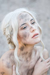 Daenerys Cosplay - The Unburnt, Mother of Dragons