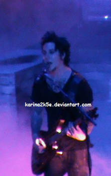 Syn Gates Singing