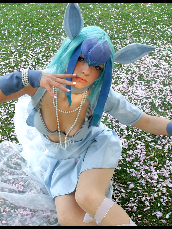 Glaceon Cosplay Gijinka 1