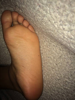 Female feet badoo
