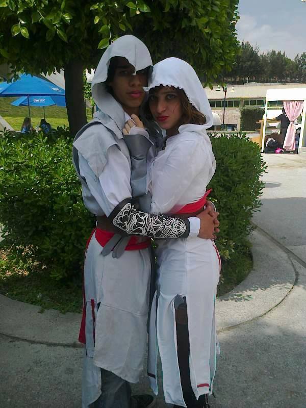 Assassin's Creed Couple Cosplay