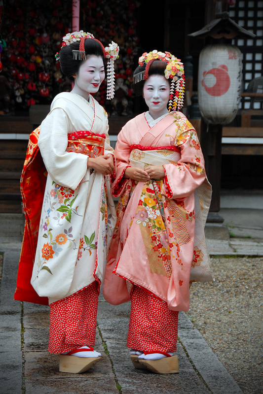 Naughty Maiko Girls