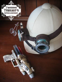 Steampunk Pith Helmet and gun