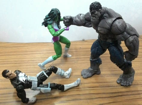 She Hulk vs Grey Hulk (Saves Punisher)