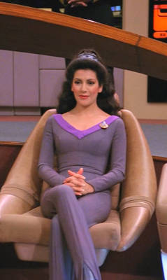 Deanna Troi | 3x24 - Menage a Troi