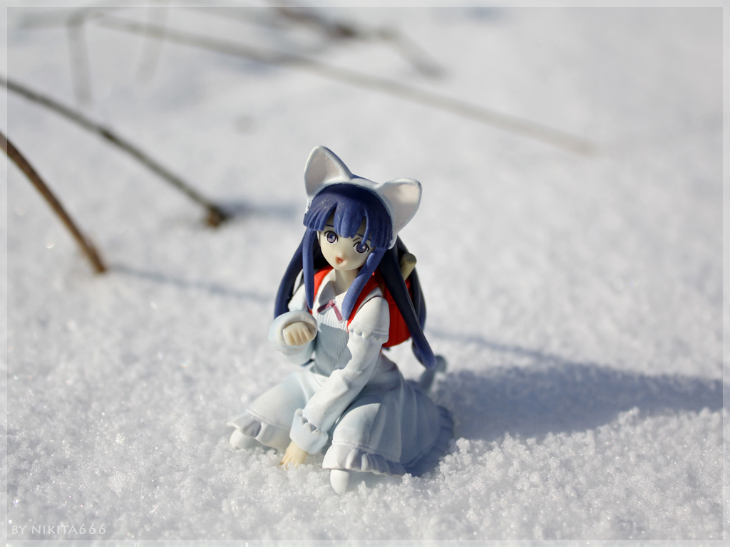 Hazuki plays in snow 1