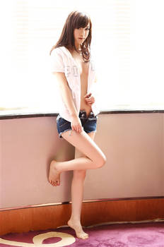 HAN ZI XUAN - Open top, short-shorts!