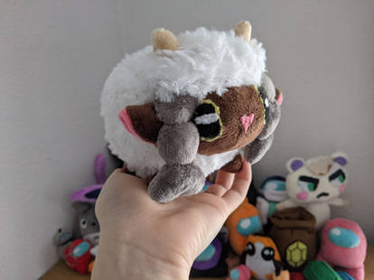 Wooloo Plushie + Free Pattern