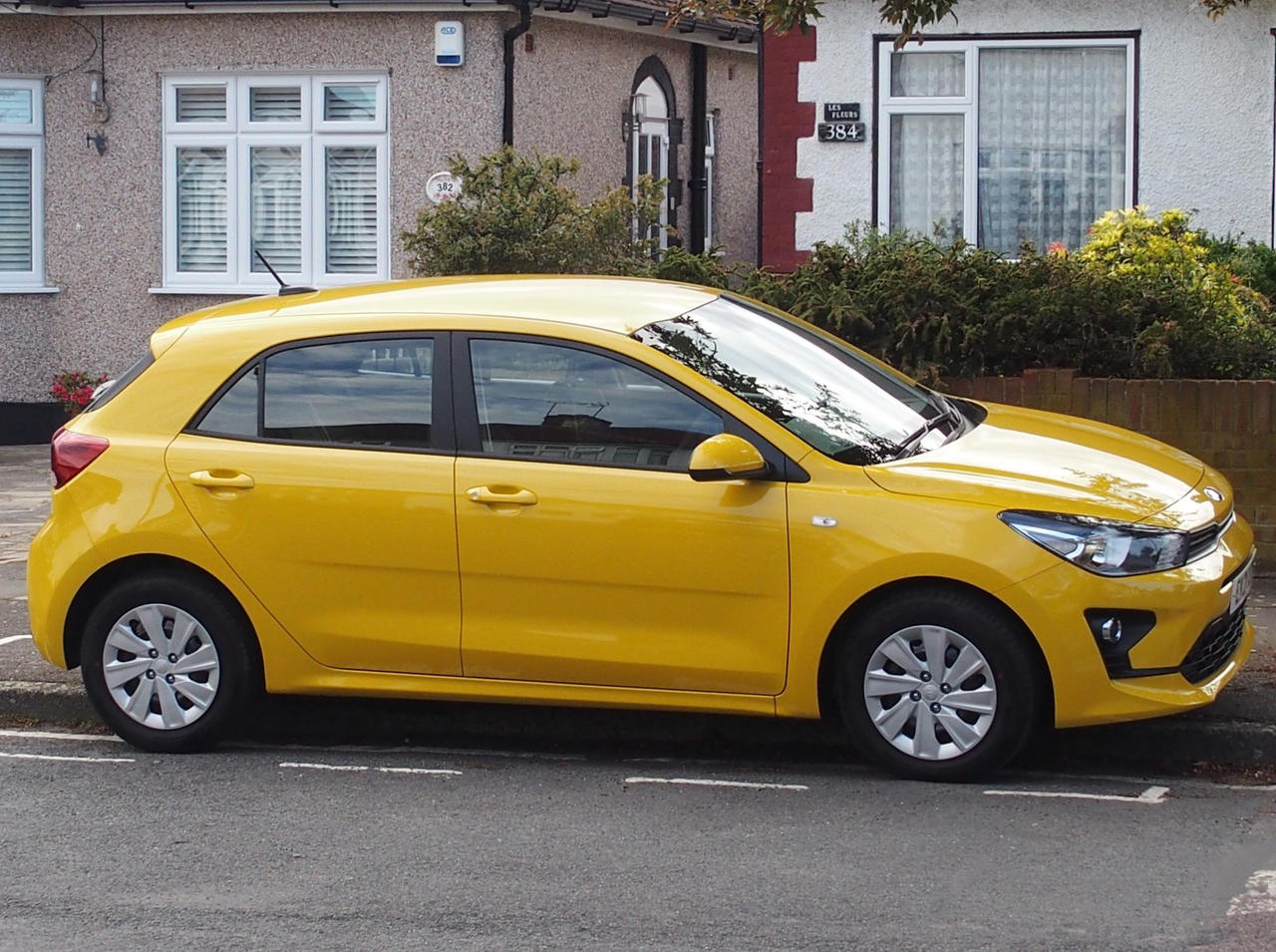 Yellow Kia Rio by Carspotter5 on DeviantArt