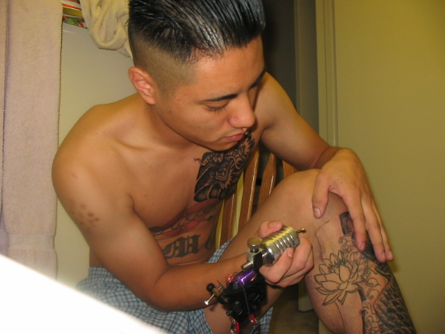 tattOoing myself