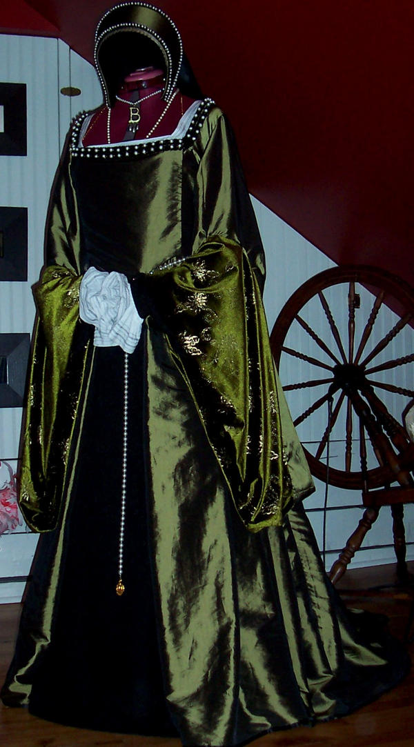 Anne Boleyn Tudor Gown