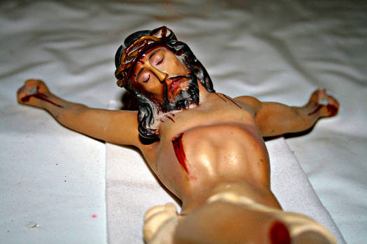 Christ laying without cross