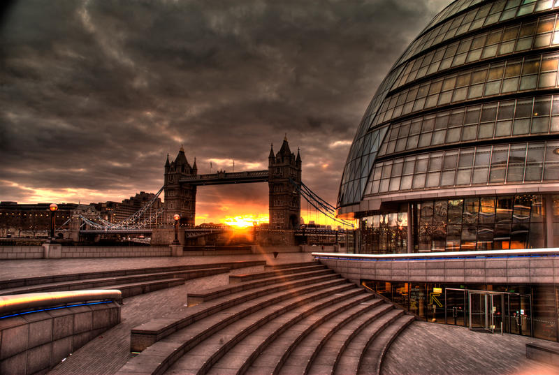 sunrise over tower bridge