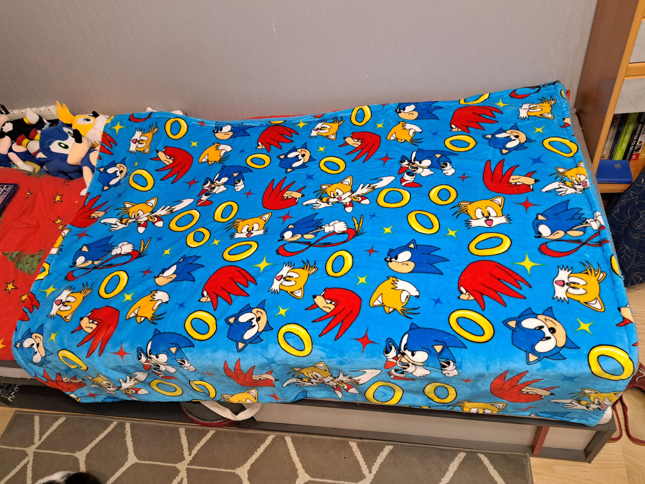 Sonic Blanket Classic By Majakulczyk On DeviantArt Sonic blanket classic by majakulczyk on deviantart