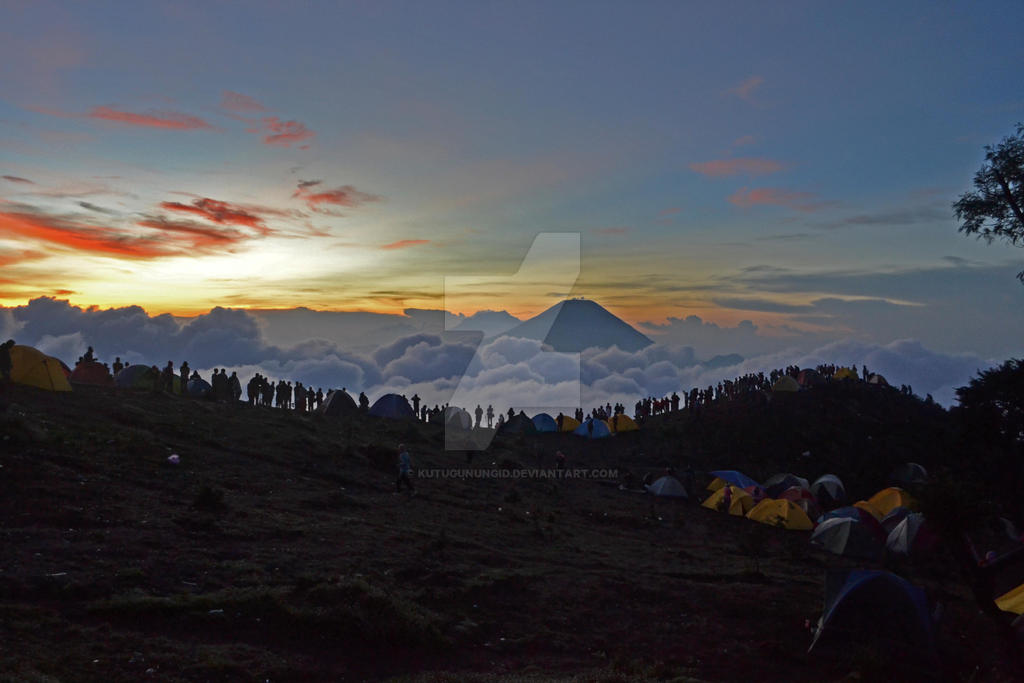 Sunset Prau Sunrise gunung prau by KutugunungID on DeviantArt