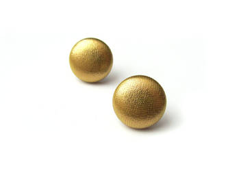 Round gold studs - minimal jewelry