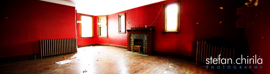 UE2009-I-the red livingroom