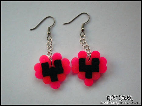 8-Bit Heart Earrings - Neon Pink