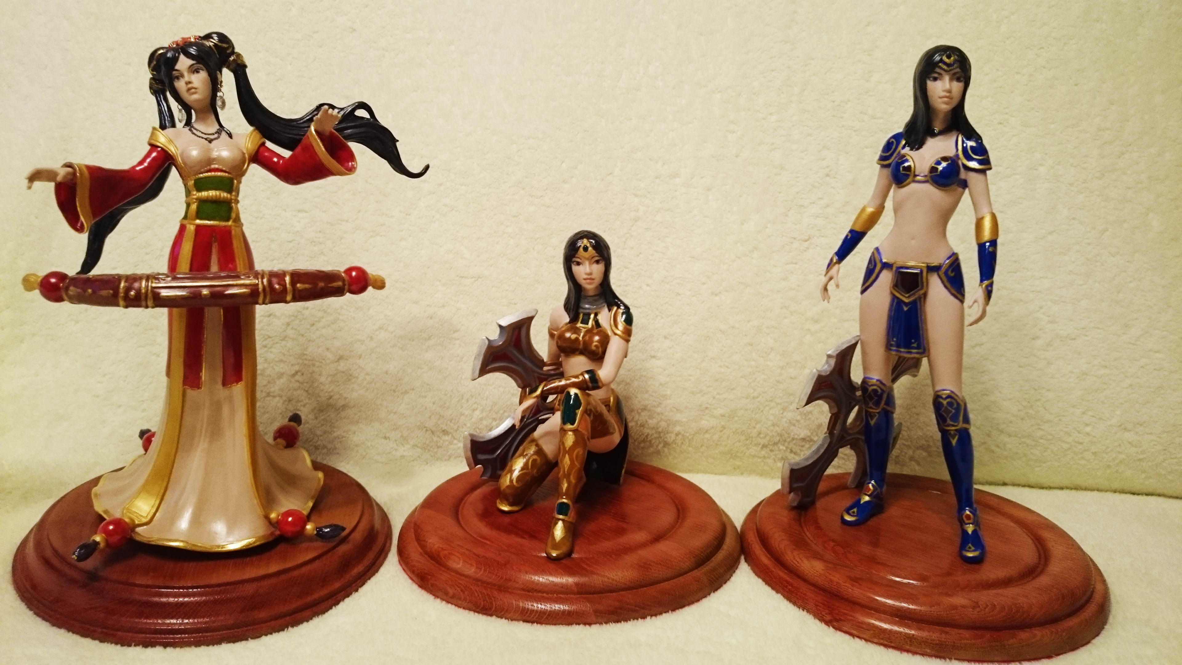 Sivir and Sona figures (Complete work)