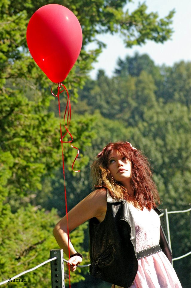 balloon girl