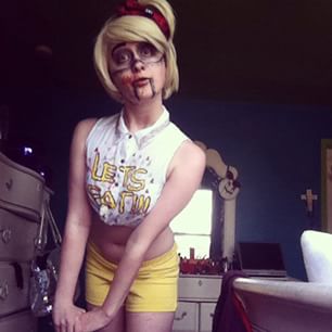 Old Chica Cosplay