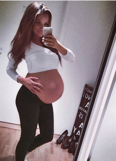 Pregnant belly 80