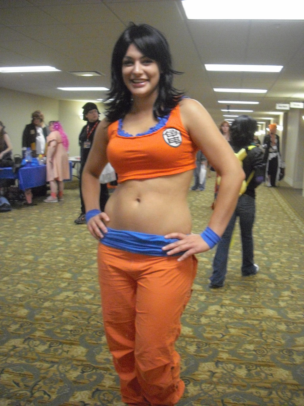Fem! Goku by KuronaKurosa on DeviantArt