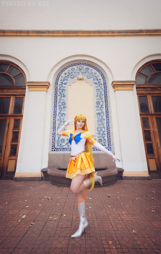 Eternal Sailor Venus. Make up!