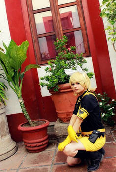 Rin Kagamine Love is war cosplay