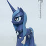 Wet mane Luna