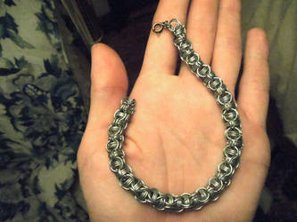 captive chain bracelet