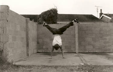 'X' Handstand