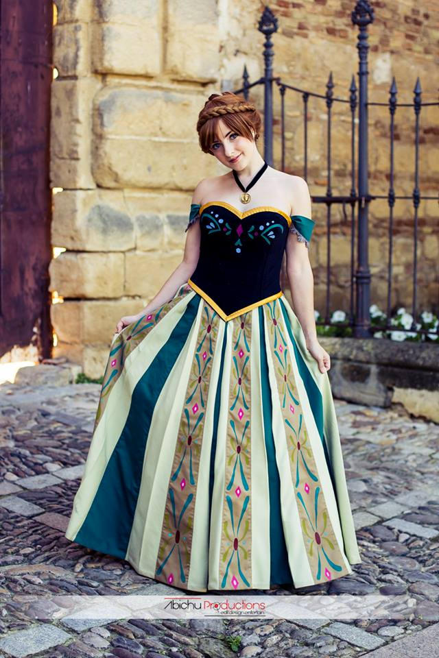 Anna coronation cosplay by Alinechan on DeviantArt