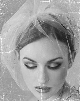 Veiled Chloe 2