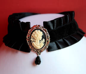 Classic Cameo choker