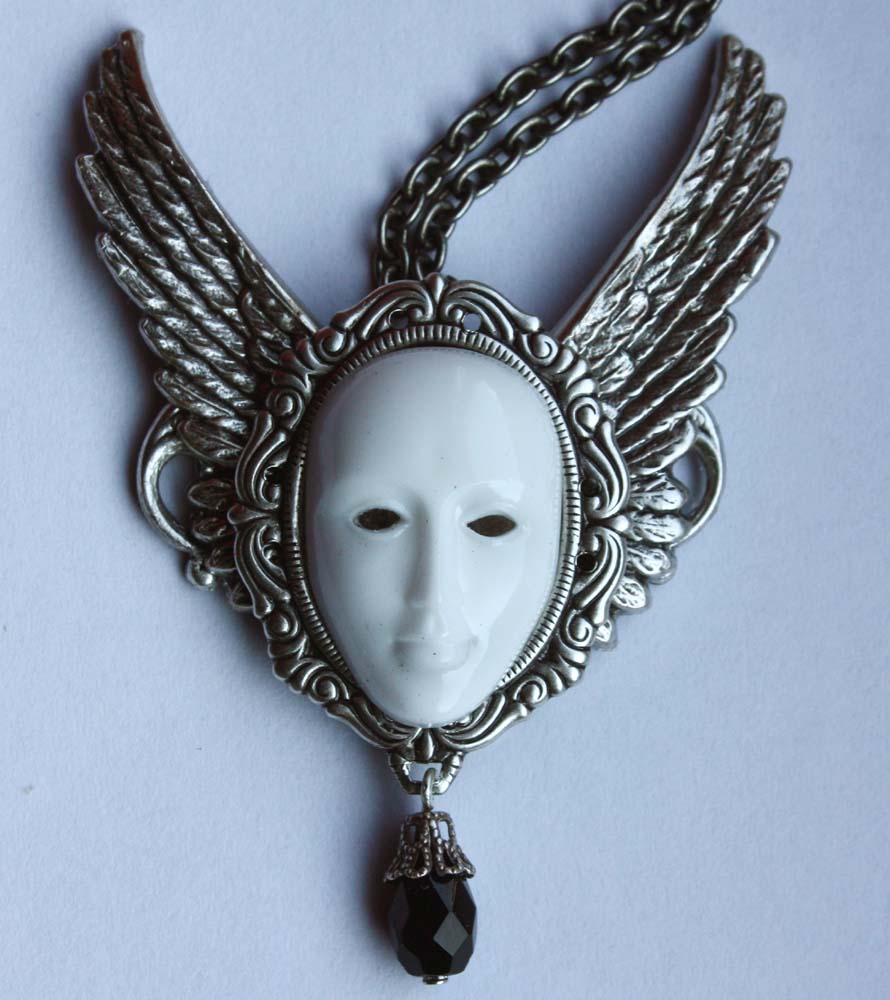 Vincewinged mask pendant