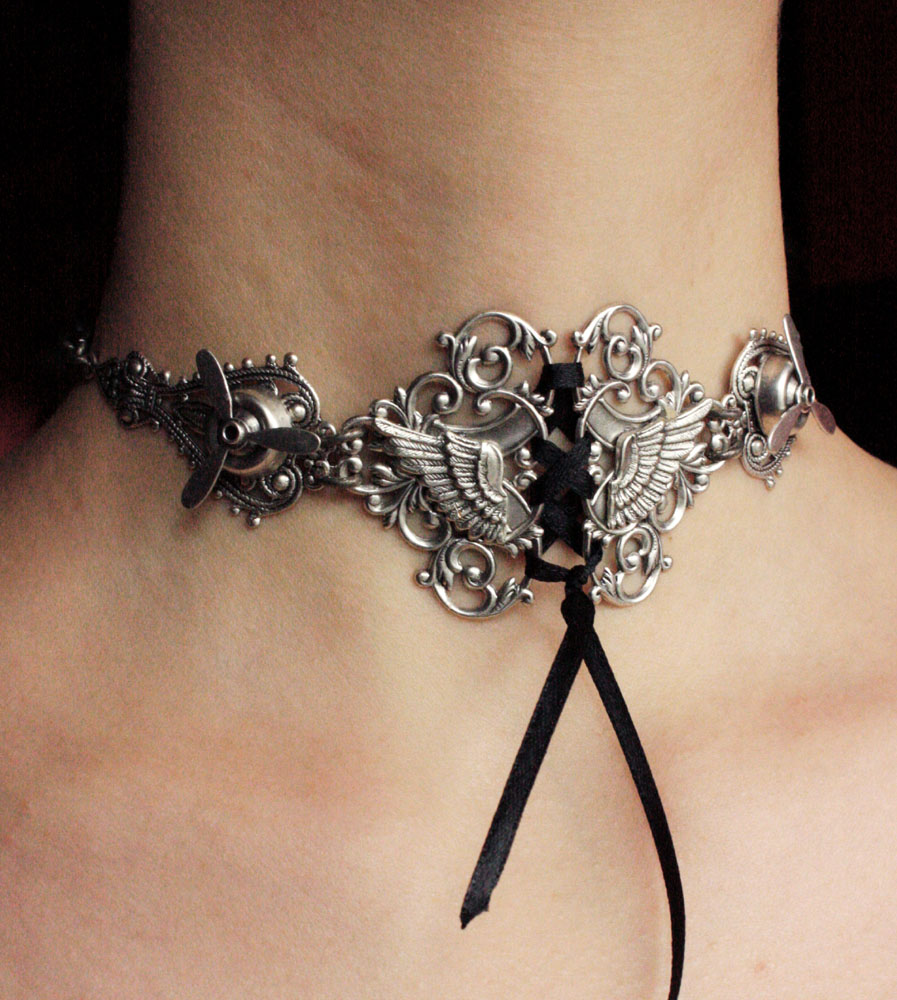 Steampunk propellers choker