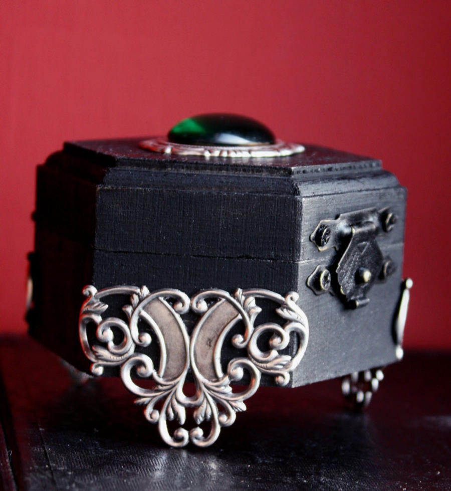 Gothic jewelry box