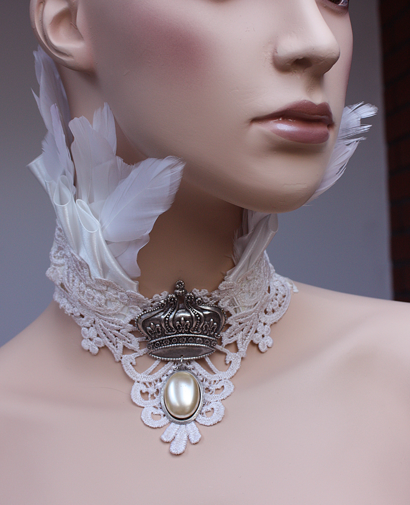 Bridal feather collar